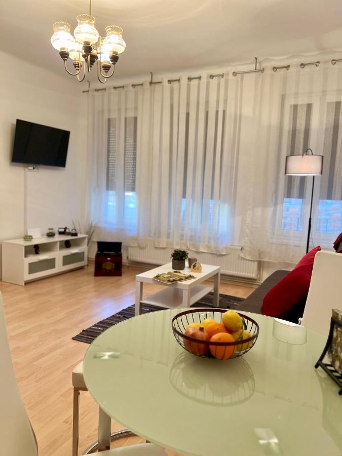 The Downtown Pearl Apartment Zagreb Bagian luar foto